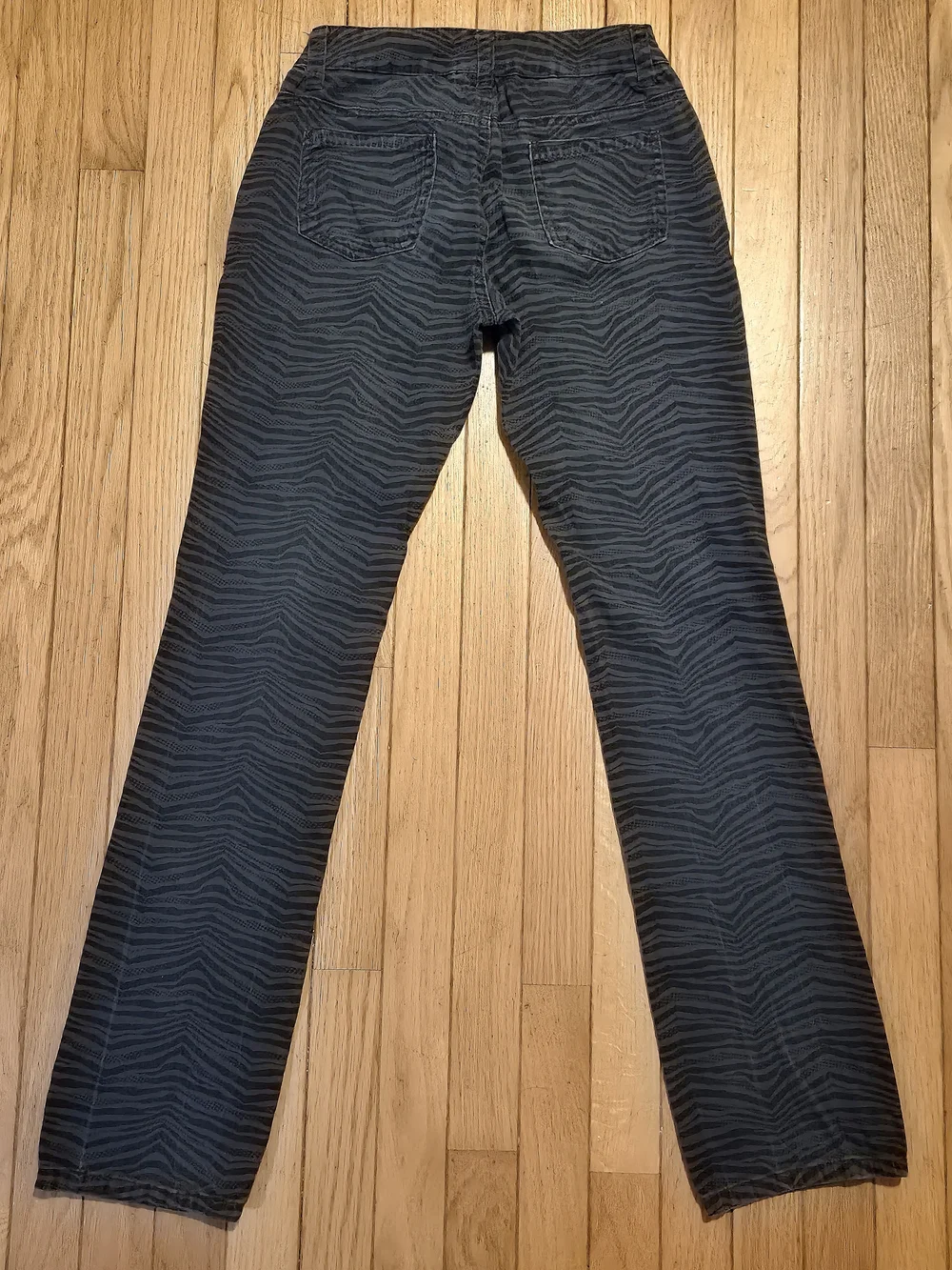 dELiA*s ​Zebra Print Pants Size 3 Black Gray Stretch Denim Y2K Animal Print